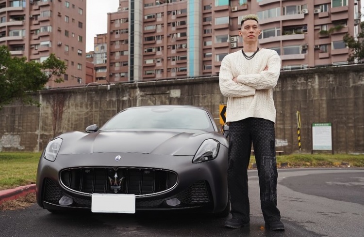 林书豪晒玛莎拉蒂GranTurismo Modena:我曾经梦寐以求的一切